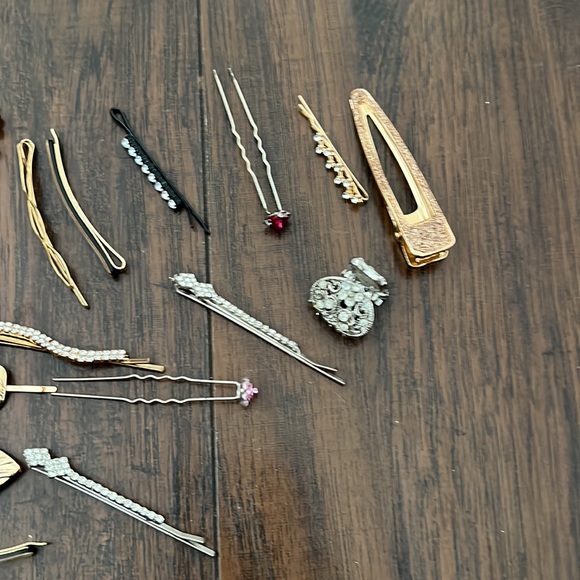 Bundle of 21 cute head accessories ! Some of them are not even used. - Picture 4 of 4